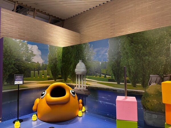 미니게임 ▲붕싸에게 액운 던지기 ▲메로나 소원탑 쌓기 / 사진=홍선혜 기자 