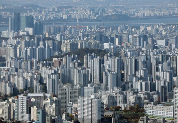 남산에서 바라본 서울 아파트 전경./사진=(연합뉴스)