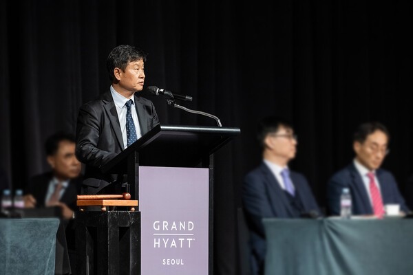 박기덕 고려아연 대표이사가 23일 오후 서울 용산구 그랜드하얏트 서울에서 열린 임시 주주총회에서 개회를 선언하고 있다. /사진=고려아연