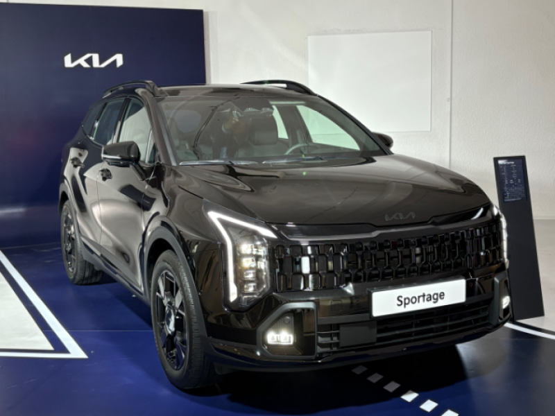 기아 스포티지 전면부. 패밀리룩으로 적용한 \'스타맵 시그니처 라이팅\'이 돋보인다. /사진=김동하 기자