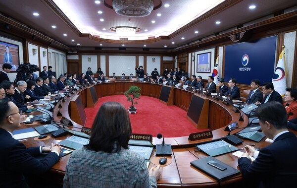 최상목 대통령 권한대행 부총리 겸 기획재정부 장관 주재로 열린 4일 국무회의가 정부서울청사에서 진행되고 있다. /사진=연합뉴스