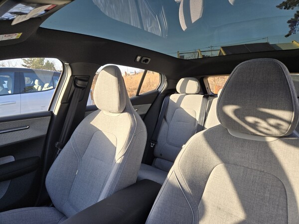 미국 카이로프랙틱 협회 인증을 받은 볼보 EX30의 시트./사진=김동하 기자