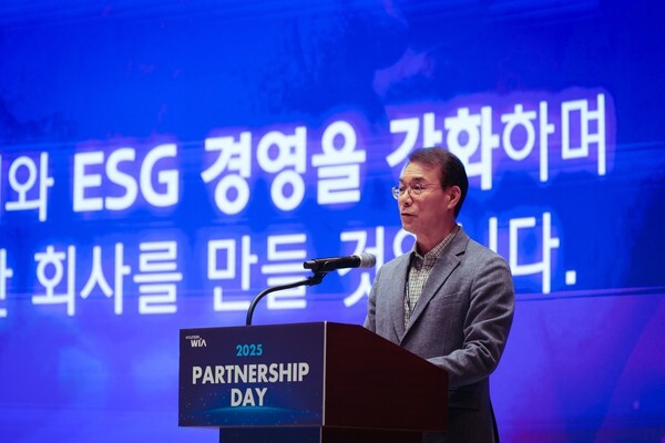 정재욱 현대위아 사장이 지난 7일 제주도 서귀포시 해비치호텔앤드리조트 제주에서 ‘2025년 파트너십 데이’에서 현대위아의 비전을 발표하고 있다./사진=현대위아