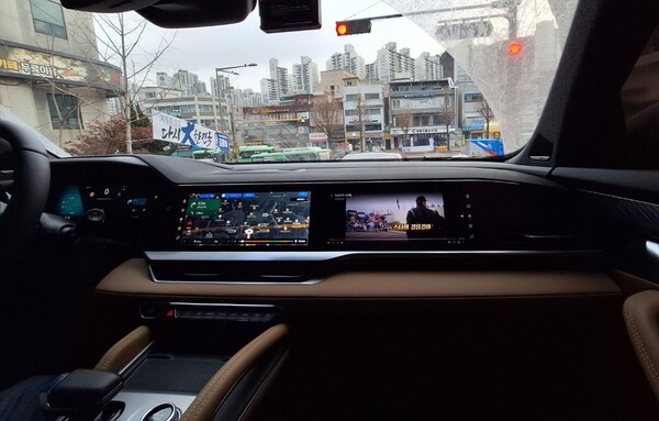 르노 그랑 콜레오스 2.0 가솔린 모델. 오픈 R 파노라마 스크린, 보조석 디스플레이. / 사진=스마트에프엔