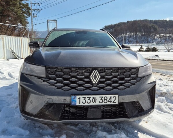 르노 그랑 콜레오스 2.0 가솔린 모델 전면부 / 사진=스마트에프엔