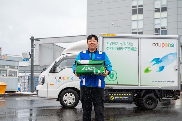쿠팡이 12일 주요 유통 기업 중 최초로 제주 지역에 신선식품 무료 새벽배송을 시작했다. 와우 회원은 전날 주문한 상품을 오전 7시까지 수령할 수 있다.