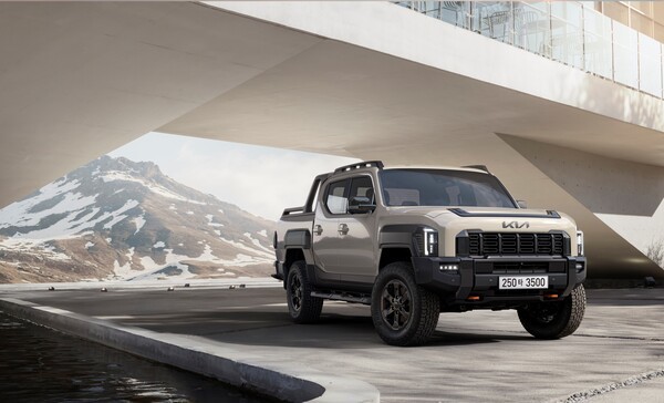 기아가 12일 브랜드 최초 정통 픽업 '더 기아 타스만'의 사양 구성과 가격을 공개하고 13일부터 계약을 시작한다고 밝혔다. 사진은 기아 타스만 X-Pro./사진=기아