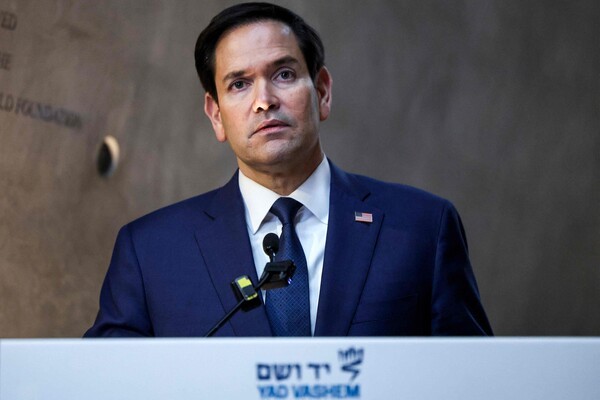 마르코 루비오 미국 국무장관이 2025년 2월 16일 첫 중동 순방 중 예루살렘의 야드 바셈 홀로코스트 기념 박물관을 방문해 연설하고 있다./사진=AFP