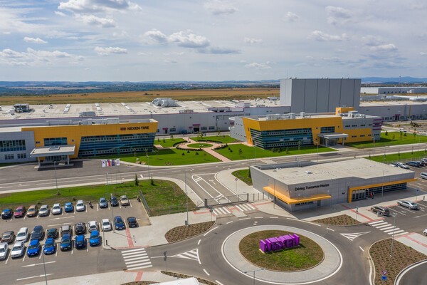 넥센타이어는 지난 17일 열린 한-체코 투자 및 비즈니스 컨퍼런스에 참여해 '한국기업 체코 진출 성공사례'를 발표했다고 18일 밝혔다. 사진은 넥센타이어 유럽공장 전경./사진=넥센타이어