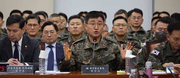 12.3 비상계엄 당시 계엄사령관을 맡았던 박안수 육군참모총장이 14일 오후 서울 여의도 국회에서 열린 '윤석열 정부의 비상계엄 선포를 통한 내란 혐의 진상규명 국정조사 특별위원회의'에서 의원 질의에 답하고 있다. / 사진=연합뉴스