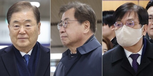 (왼쪽부터)정의용 전 국가안보실장, 서훈 전 국가정보원장, 노영민 전 대통령 비서실장이 19일 서울중앙지법에서 열린 '북한 선원 강제북송' 1심 선고에 출석하고 있다. / 사진=연합뉴스