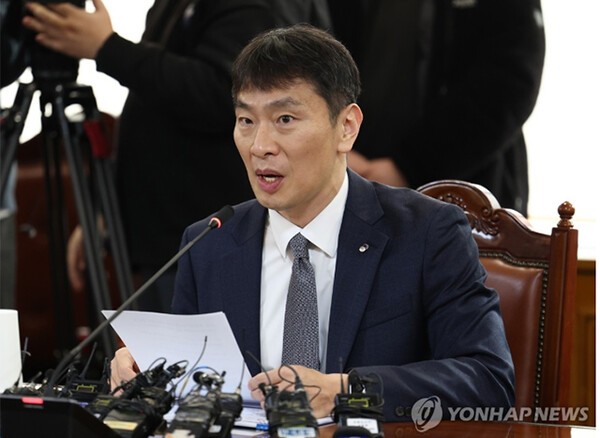 이복현 금융감독원장이 19일 서울 중구 은행회관에서 열린 금융감독원장-은행장 간담회에서 발언하고 있다. 사진=연합뉴스 