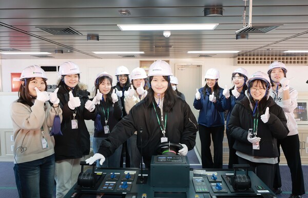 HD현대가 울산 HD현대중공업 야드에서 ‘차세대 여성공학인재 야드 초청 행사’ 행사를 진행했다.