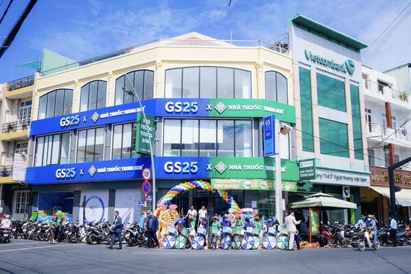 3월 10일 베트남 끼엔장성 고콩시티에 편의점 약국 숍인숍 매장인 ‘GS25버쥐링 고콩점. / 사진=GS리테일