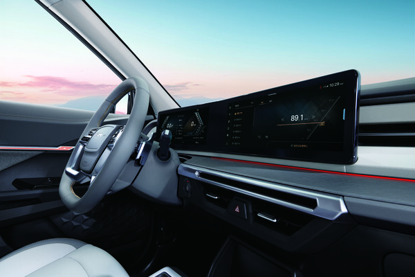 KGM 토레스 하이브리드에 적용된 12.3인치 디지털 클러스터./사진=KGM