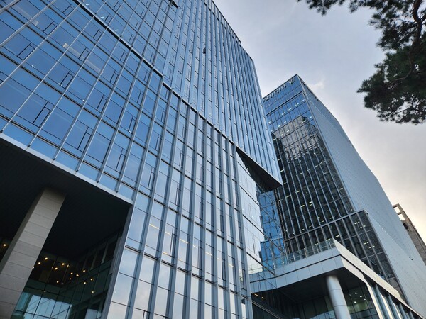 케이뱅크가 위치한 서울 중구 소재의 을지트윈타워. 사진=김준하 기자