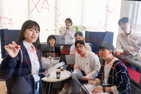 KT가 AX(AI 전환) 인력 채용에 나섰다. / 사진= KT