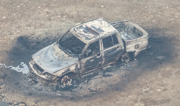 26일 경북 영양군 석보면 화매1리 계곡 마을에 주차된 차량이 산불에 전소되어 있다. / 사진=연합뉴스