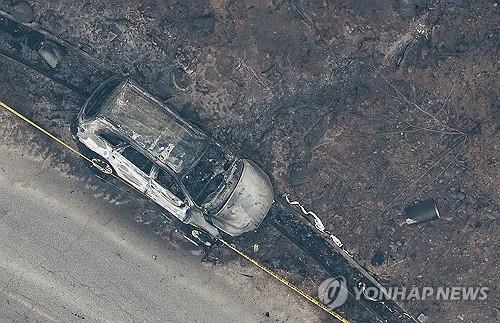 26일 경북 영양군 석보면 삼의리 삼의계곡에 전날 발생한 산불에 불탄 차량이 보존돼 있다. 이 차량 인근에서 산불 대피하다 숨진 3명이 발견됐다./사진=연합뉴스