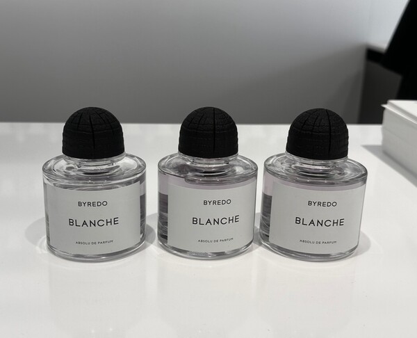 블랑쉬 앱솔뤼 드 퍼퓸. / 사진=홍선혜 기자 