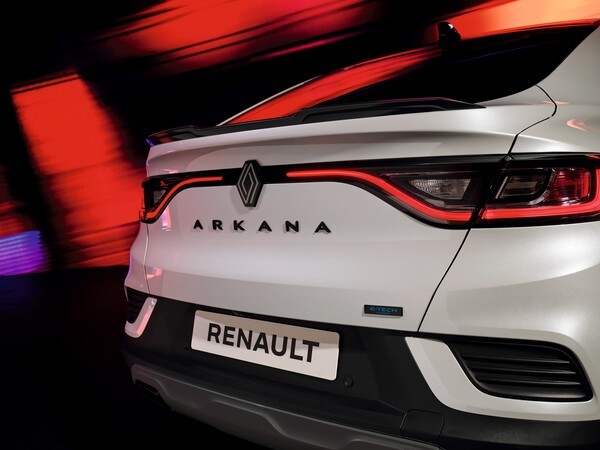 2026년형 르노 아르카나 E-Tech 하이브리드 에스피리 알핀 후면부./사진=르노코리아