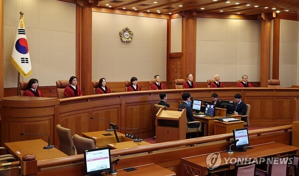 헌법재판관들이 헌법재판소 대심판정에 앉아 있다./사진=연합뉴스