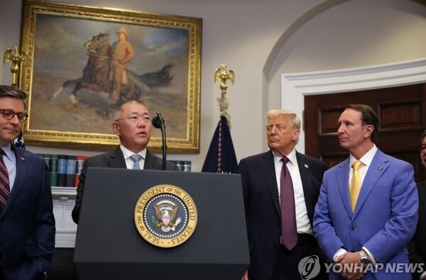 백악관서 대미투자 발표하는 정의선 현대차 회장 / 사진=워싱턴 로이터, 연합뉴스 