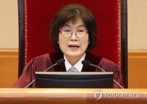 박근혜 전 대통령의 파면을 선고한 이정미 전 헌법재판소장 권한대행. / 사진=연합뉴스