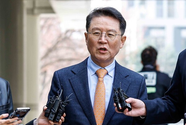 윤석열 대통령 측 변호인인 윤갑근 변호사