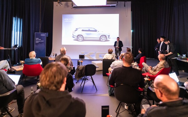 KGM이 기자단과 인플루언서를 초청해 론칭행사를 갖고 있다./사진=KGM