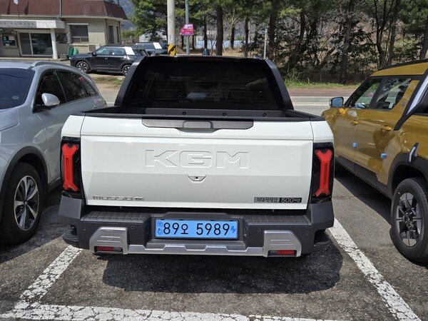 무쏘 EV 후면부./사진=김동하 기자