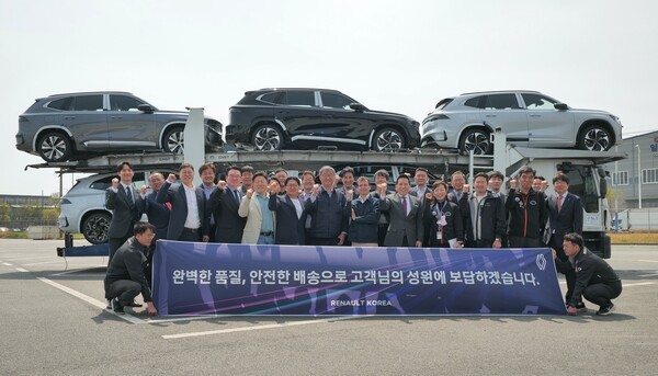 르노코리아가 부산 강서구에 위치한 부산 물류센터 내 고객 출고장을 전면 재정비했다고 10일 밝혔다./사진=르노코리아