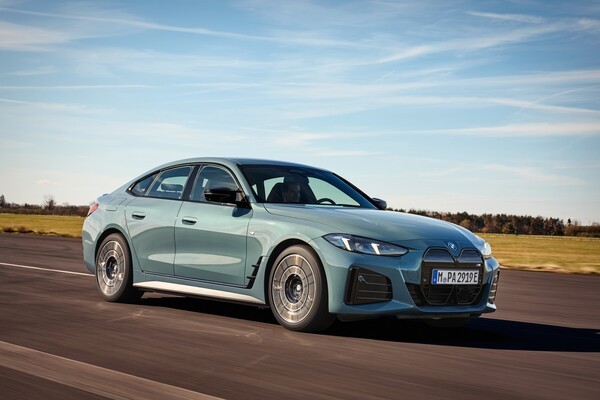 BMW코리아가 고성능 프리미엄 순수전기 그란 쿠페 '뉴 i4 M50 xDrive'를 국내에 공식 출시한다고 11일 밝혔다./사진=BMW코리아