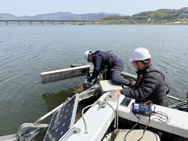 낙동강보관리단 물환경 설비 점검. / 사진=한국수자원공사
