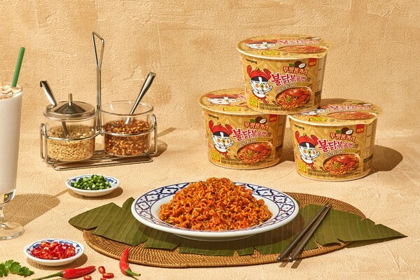 큰컵 푸팟퐁커리 불닭볶음면. / 사진=삼양식품