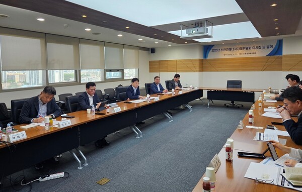 한국철강협회 친환경에너지강재위원회는 23일 사업 계획 및 예산 확정을 위해 2025년도 이사회를 개최했다./사진=한국철강협회