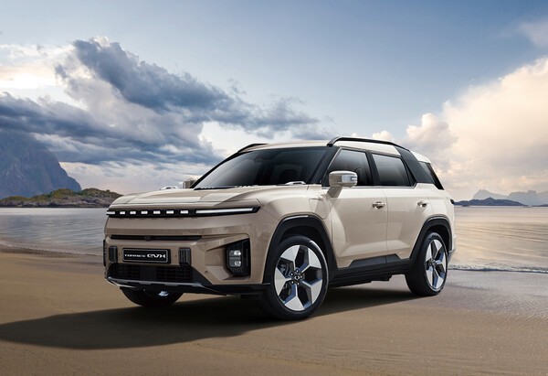 KG모빌리티(KGM)가 올해 1분기 매출액 9070억원, 영업이익 106억원을 기록했다고 24일 밝혔다. 각각 전년 동기 대비 7.58%, 38.73% 줄었다./사진=KGM