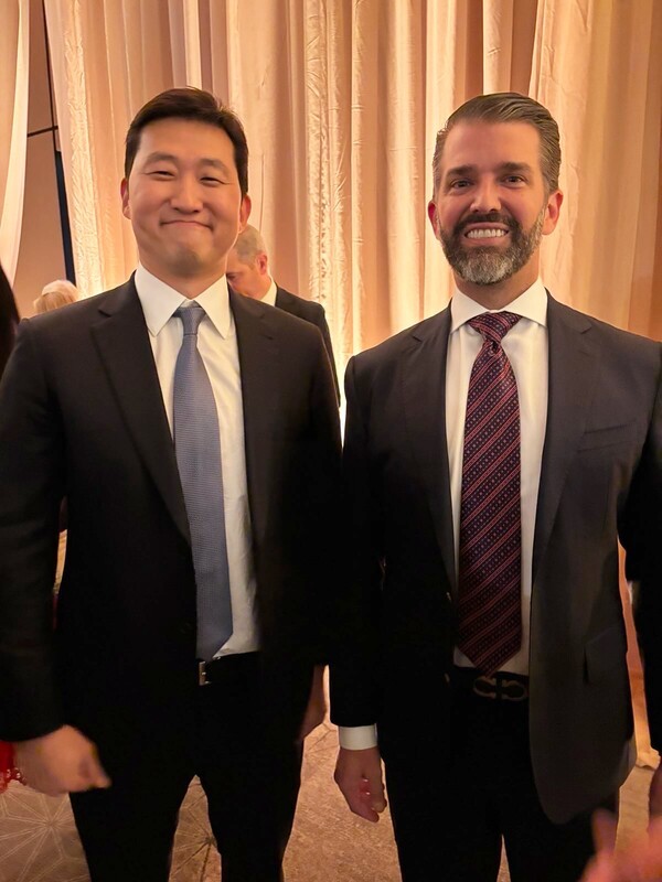 김범석 쿠팡 의장과 트럼프 주니어 /사진=연합