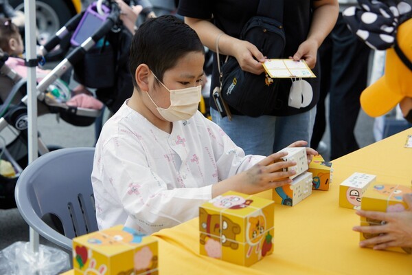 카카오게임즈가 세브란스 재활병원에서 소아청소년 환자 대상으로 진행한 ‘찾아가는 프렌즈게임 랜드' 현장 /사진=카카오게임즈