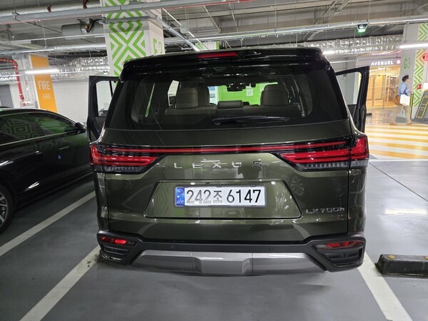렉서스 LX700h 후면부. /사진=김동하 기자