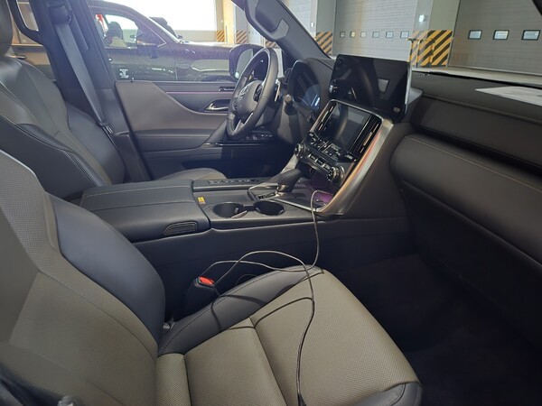 렉서스 LX700h 1열 인테리어. /사진=김동하 기자