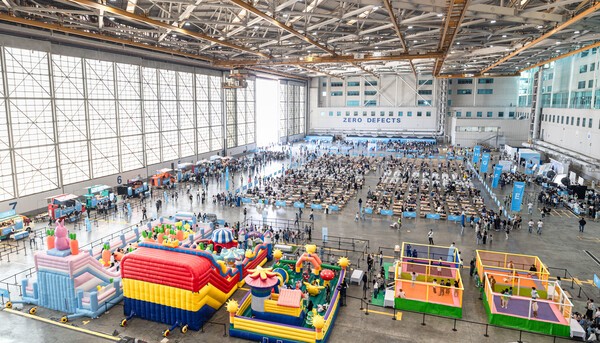 대한항공 본사 격납고가 다양한 놀이시설과 즐길거리로 꾸며져 있다./사진=대한항공