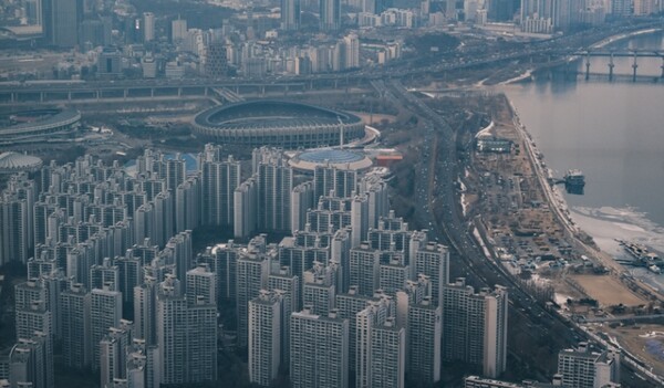 롯데타워에서 바랑본 서울 아파트 전경./사진=연합뉴스 