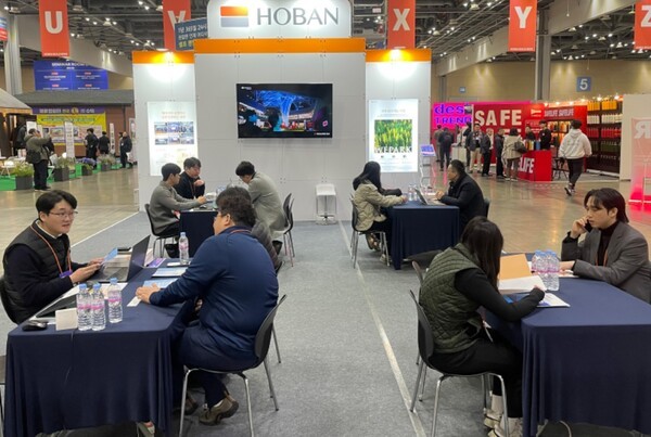 호반건설이 지난 2월 '2025 코리아빌드위크'에서 협력업체의 홍보 부스를 지원하고 구매상담회 프로그램을 운영했다./사진=호반건설