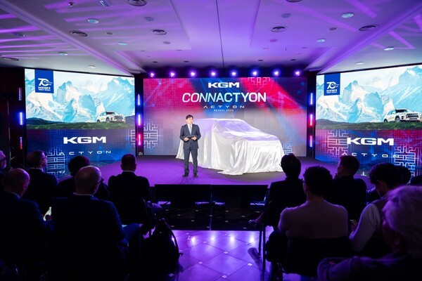 KG모빌리티(KGM)가 이탈리아 시장에 액티언과 함께 KGM 브랜드를 론칭하며 수출 물량 확대에 나섰다고 14일 밝혔다. /사진=KGM