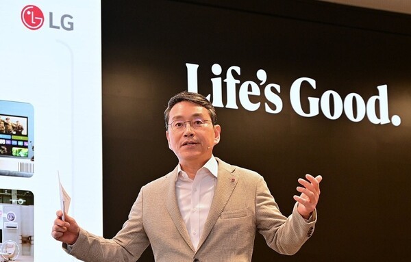 주주총회에서 경영 성과 설명하는 조주완 LG전자 CEO /사진=LG전자