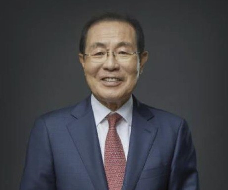 윤동한 한국콜마 회장