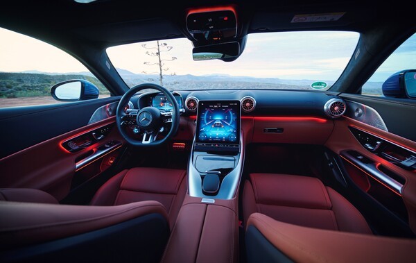 더 뉴 GT 55 4MATIC+의 내부 인테리어. /사진=벤츠코리아