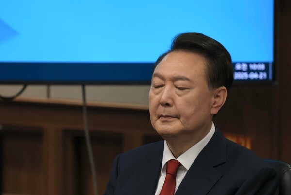 윤석열 전 대통령이 서울 서초구 서울중앙지법에서 열린 내란 우두머리 혐의 형사재판 2차 공판에 출석해 있다. / 사진=공동취재단 