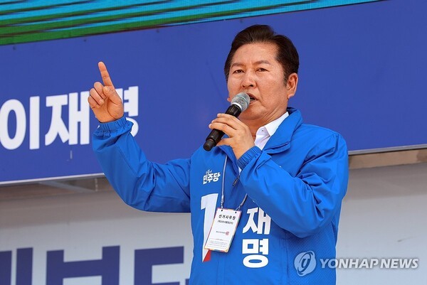 정청래 더불어민주당 의원이 지난달 12일 광주 동구 5·18민주광장에서 이재명 후보 지지 발언을 하고 있다. /사진=연합뉴스